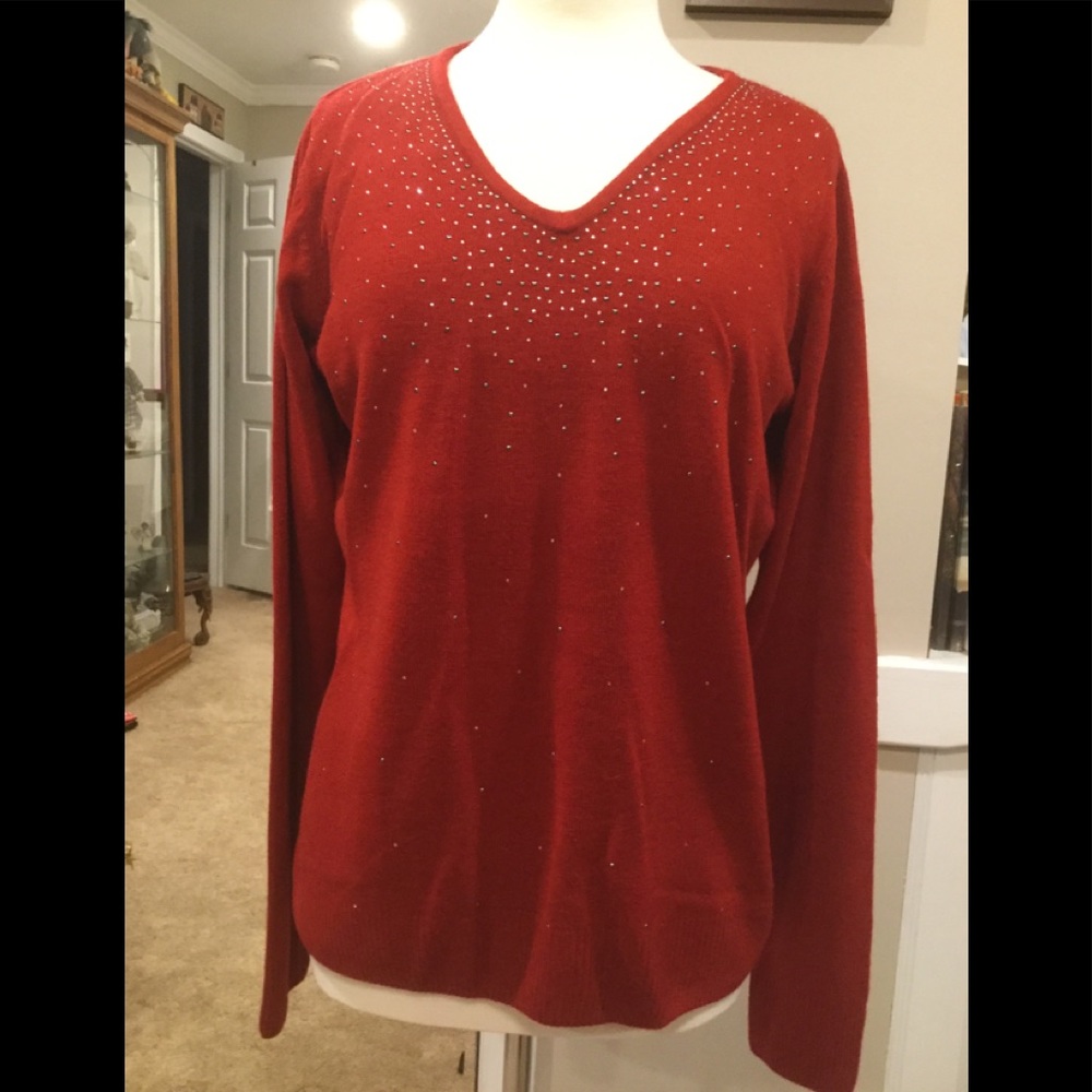 Karen Scott, Large, Red sweater can be worn with/without scarf